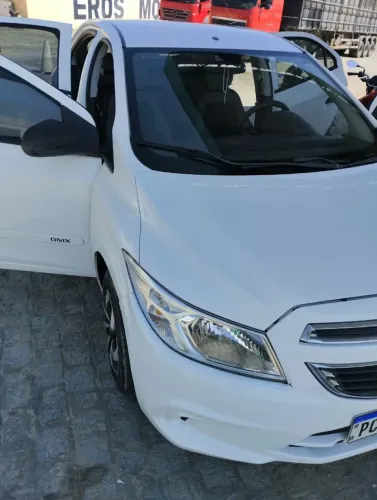 Chevrolet Onix Hatch LS 1.0 8V Flex Power Mec. 4P 2016