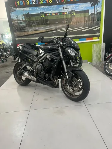 TRIUMPH STREET TRIPLE 765 RS