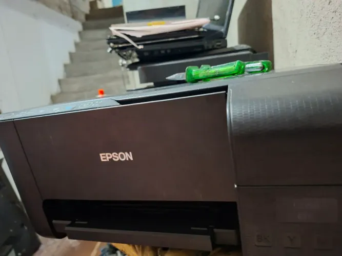 Impressora epson l3150 con wifi novíssima...muito pouco uso