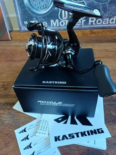 MOLINETE KASTKING ROYALE MEGATRON 2000 ULTRA LIGHT
