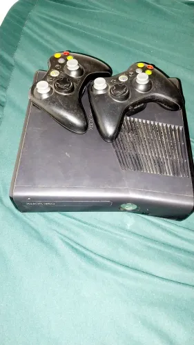 Xbox 360 S vc irá se divertir muito garanta sua diversão* vídeo game para vc jogar........