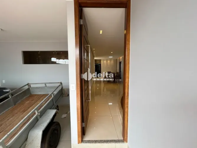 Casa residencial com 4 quartos sendo 2 suítes disponível para locação no bairro Brasil em