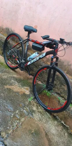 Bicicleta Aro 29, Quadro 21", câmbio Shimano