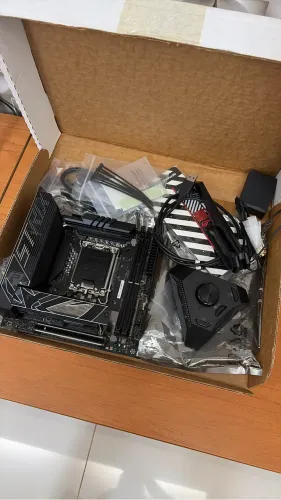 Placa Mãe Mini ITX Asus Rog Z790i (10x sem juros)