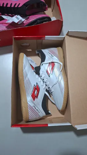 VENDO CHUTEIRAS LOTTO TAMANHO 39( MODELO SOCIETY E FUTSAL).