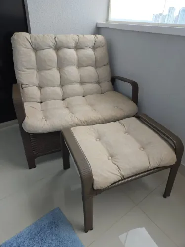 Poltrona de varanda com apoio para os pés
