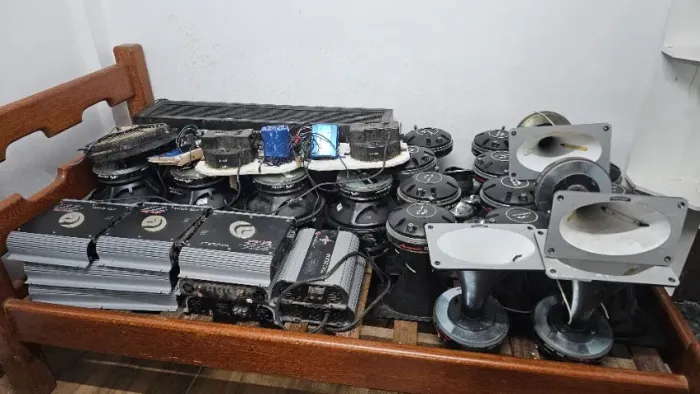 Equipamentos de som automotivo 