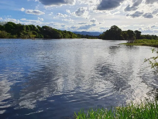 Excelente fazenda produtiva às margens do rio paraguaçú com sede e curral