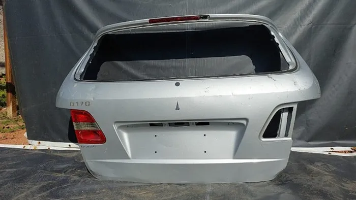 Tampa traseira Mercedes Benz C170\200 2006\2011