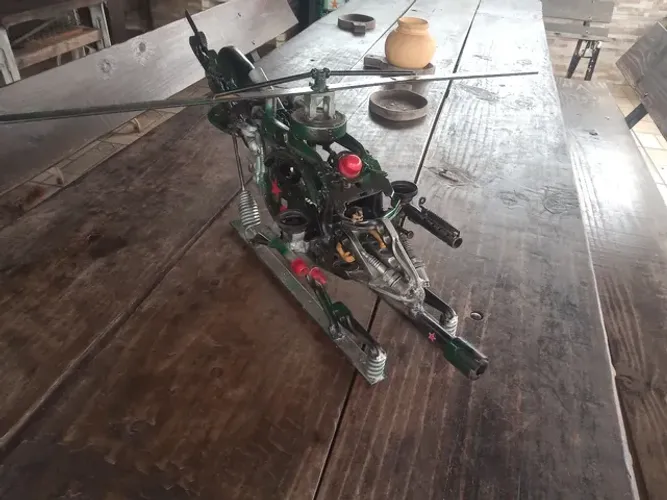Helicóptero artesanal