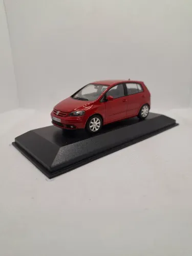 Miniatura Volkswagen Golf Plus - Escala 1/43 - Marca Minichamps 