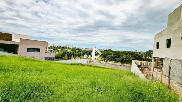 Excelente Lote à venda, 714 m² por R$ 1.350.000 - Urbanova - São José dos Campos/SP