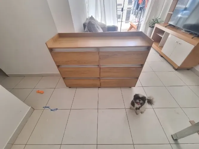 Vendo cômoda com 6 gavetas