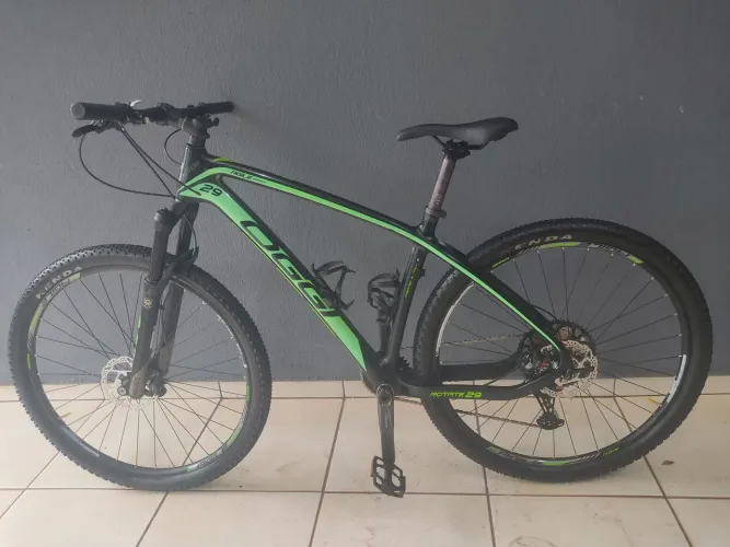 OGGI Agile Sport carbono 19 