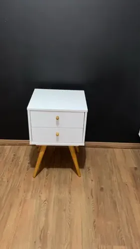 Mesa de Cabeceira de Cama