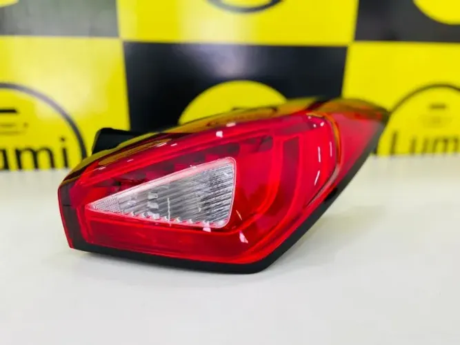 Lanterna Canto Fiat Cronos C/Led 2018/... - NOVO