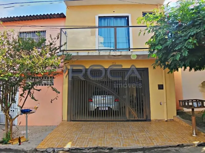 Sobrado à Venda em Santa Felícia - 3 Dormitórios, 2 Suítes e Garagem Coberta