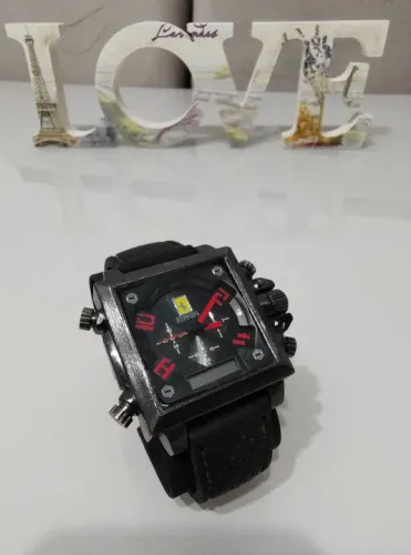 Relógio quartz Ferrari