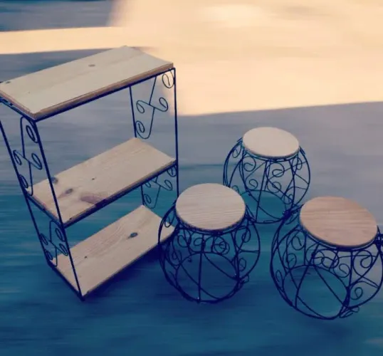Conjunto de estante e banquinhos de ferro - decoração e organização