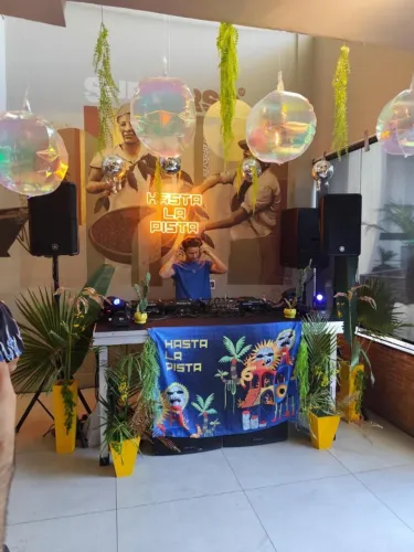 Aluguel de Som, Iluminação, CDJ, Microfone - Eventos sociais e eventos corporativos