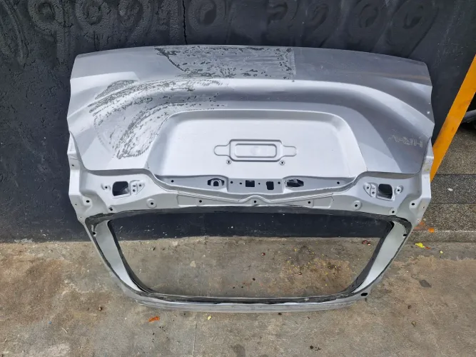 Tampa traseira hrv 2017 2019 2021