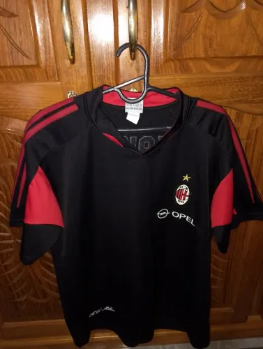 Camisa retrô Milan Kaká