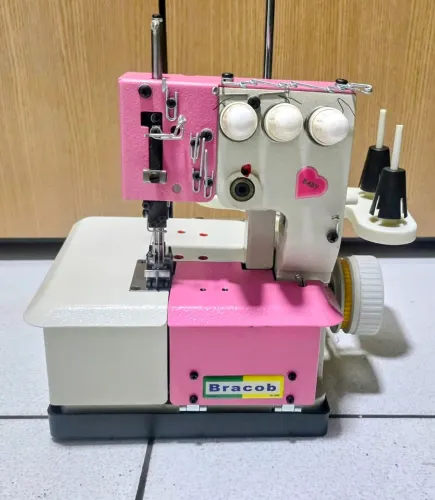 Máquina de costura Galoneira