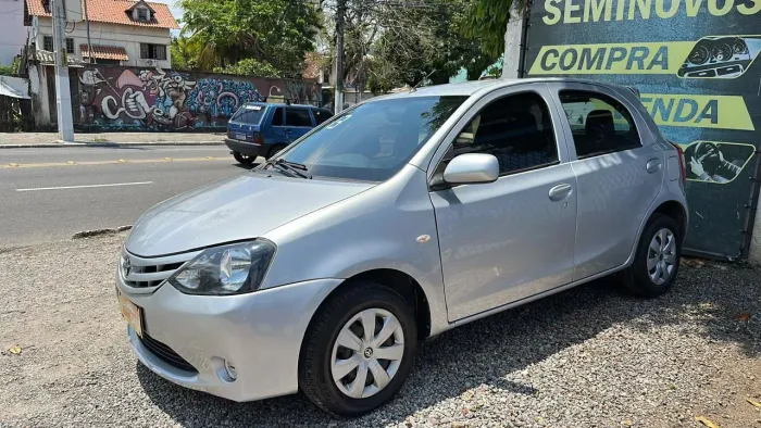 Toyota Etios x 1.3 2013 oportunidade