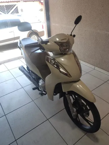 Honda Biz 125 2023 - Bege ? Único Dono ? Muito Conservada