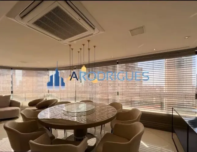 Apartamento de alto luxo à venda no Palazzo Castel Roseto, com 3 suítes e 286m² em Salvado