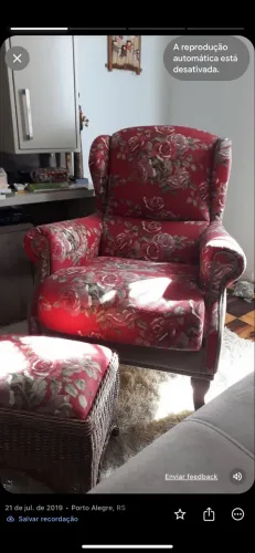 Poltrona Bergere com descansa pés  