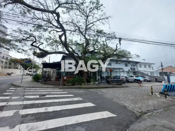 Oportunidade! Salas/Conjuntos em Córrego Grande - Florianópolis