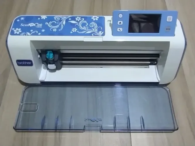 Máquina de corte - Brother ScanNcut CM550