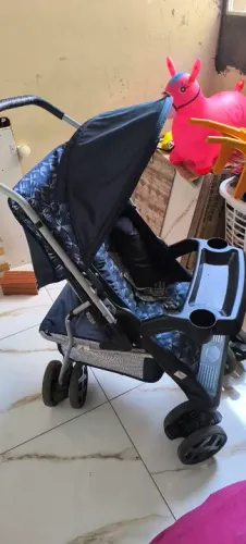 Carrinho de Bebê - Azul e Preto