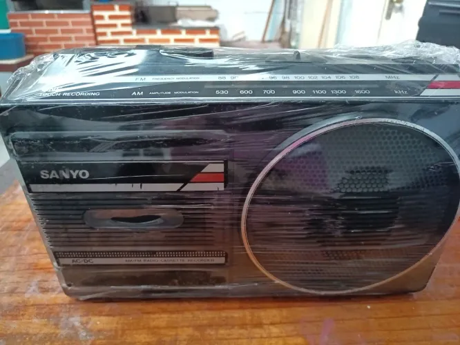Vendo som rádio sanyo 
