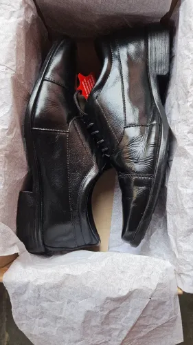Sapato esporte fino côr preto