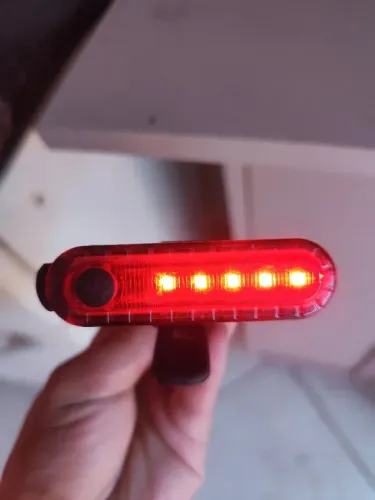 Luz Traseira para Bicicleta - 5 LEDs - Alta Visibilidade