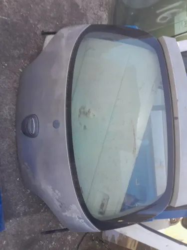 Tampa traseira do ford ka