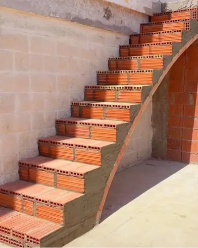 Pedreiro disponível 