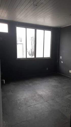 ALUGA-SE SALA NO CENTRO DE ANCHIETA