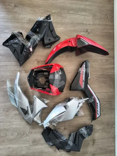 Carenagens novas da TITAN + Lateral Honda BIZ