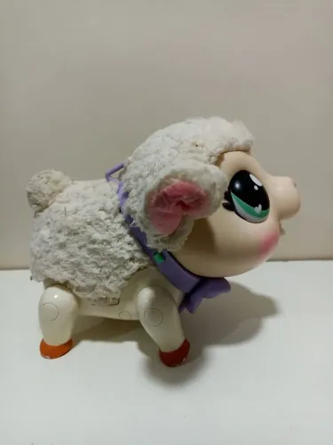 Ovelhinha Interativa Snowie da linha Little Live Pets, da Moose Toys. 