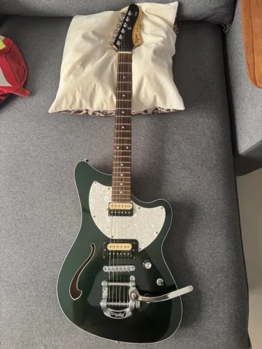Tagima Jet Blues Deluxe NOVA com Captação Slash Signature 