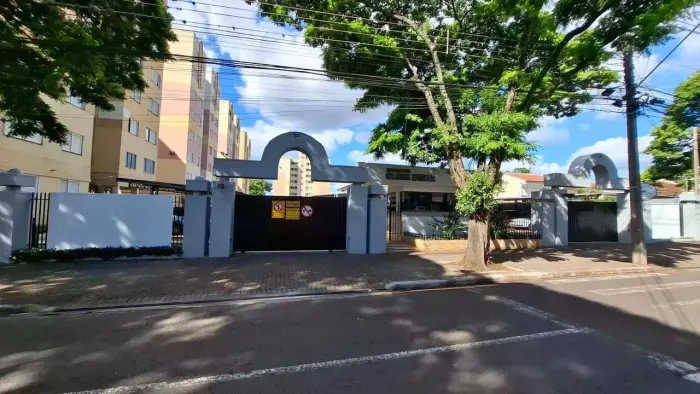 Apartamento com 3 quartos no Resid. Clara Nunes Maringá - PR.