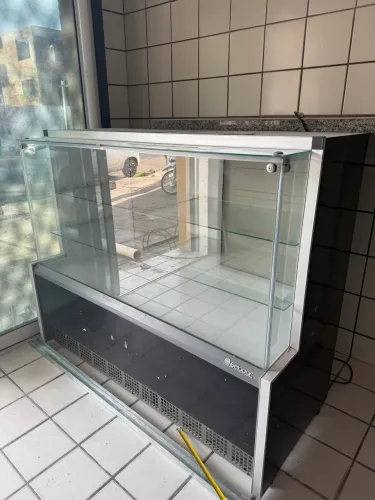 Balcão expositor para salgados