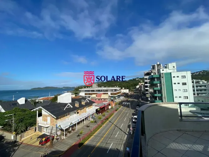 Linda cobertura com vista para o mar para 13 pessoas