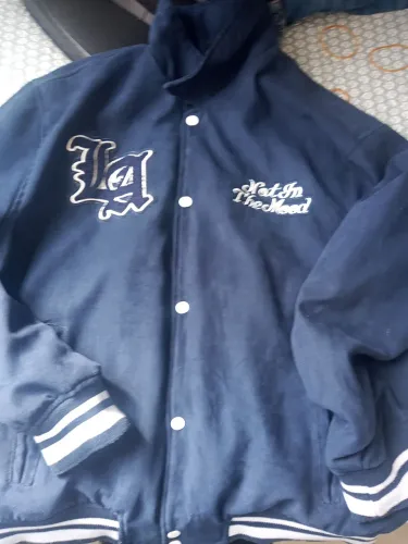 JAQUETA UNIVERSITARIA AMERICANA ORIGINAL L.A POUCO USO TAMANHO G