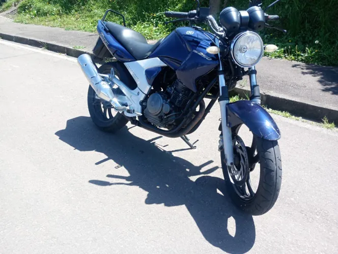 Fazer 250