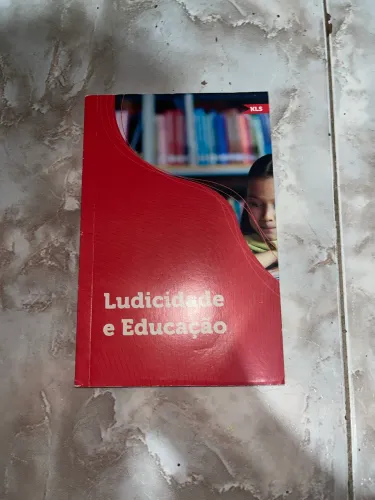Vende-se livro Lucidade e Educação