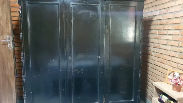 Vendo Armário/Guarda Roupa rústico